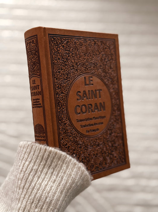 Coran français/arabe/phonetique marron (14x20cm) + onglets sourates plastifiés holographiques
